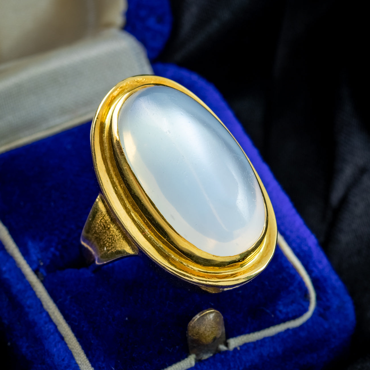 Vintage Moonstone Cocktail Ring 16ct Moonstone Secondary image