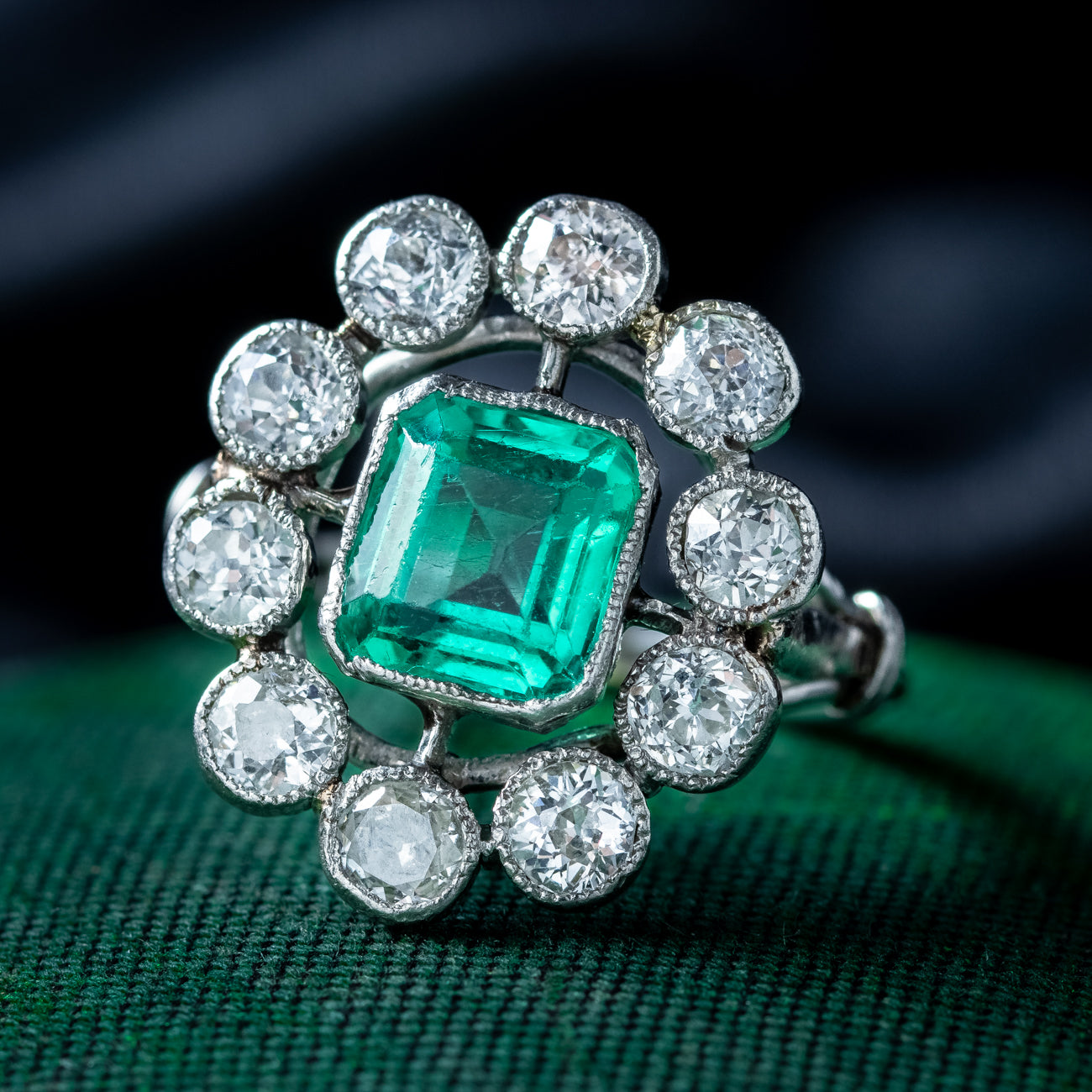 Antique Art Deco Emerald Diamond Cluster Ring 1.7ct Emerald Secondary image