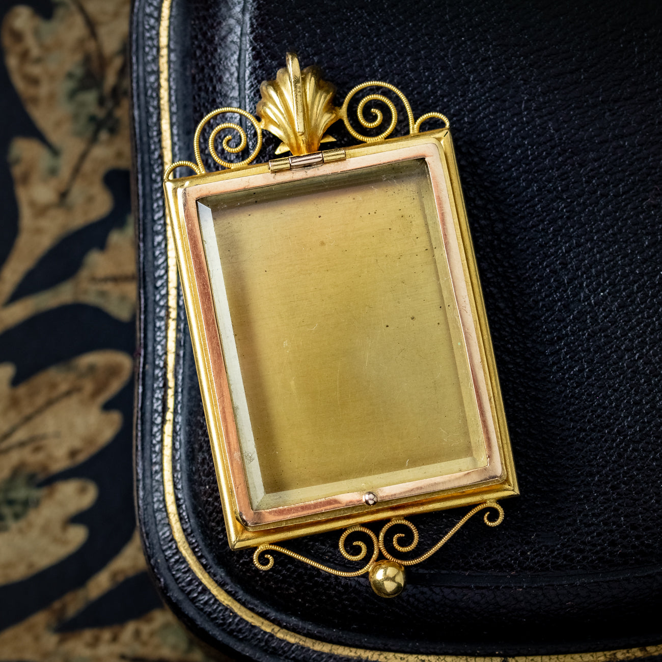 Antique Victorian Pietra Dura Flower Locket 18ct Gold 