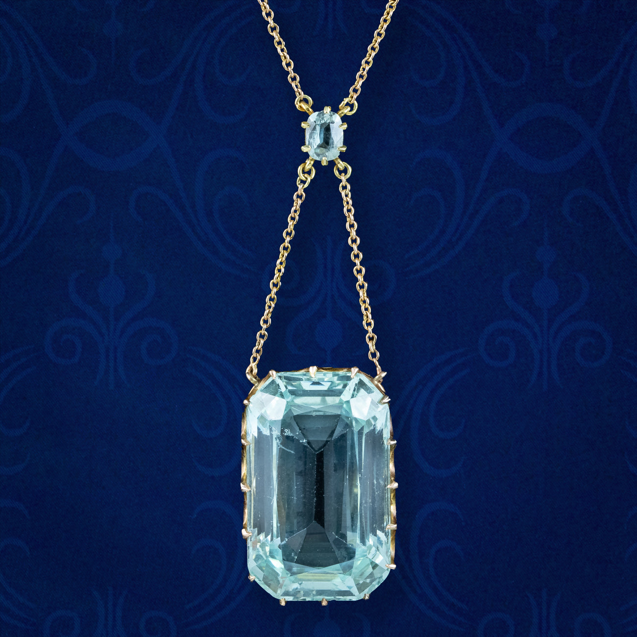 Art Deco Aquamarine Lavaliere Necklace 15ct Gold 25ct Aqua