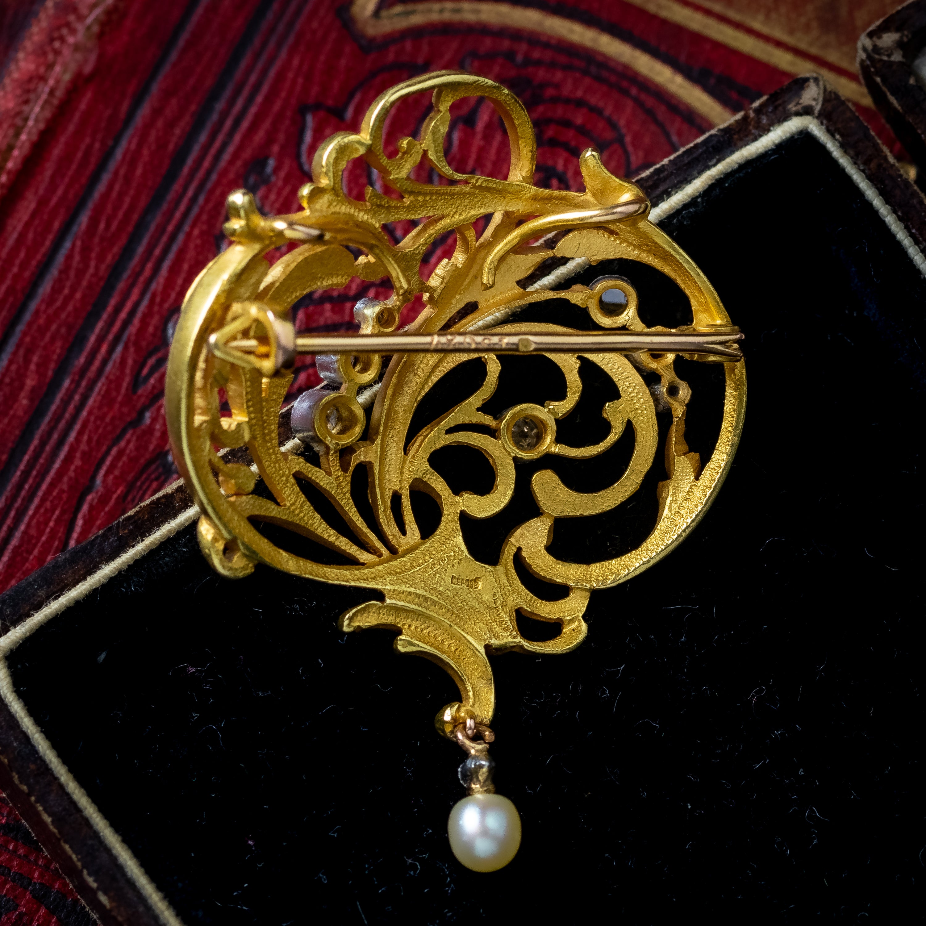 Antique Victorian Diamond Brooch Art Nouveau 18ct Gold