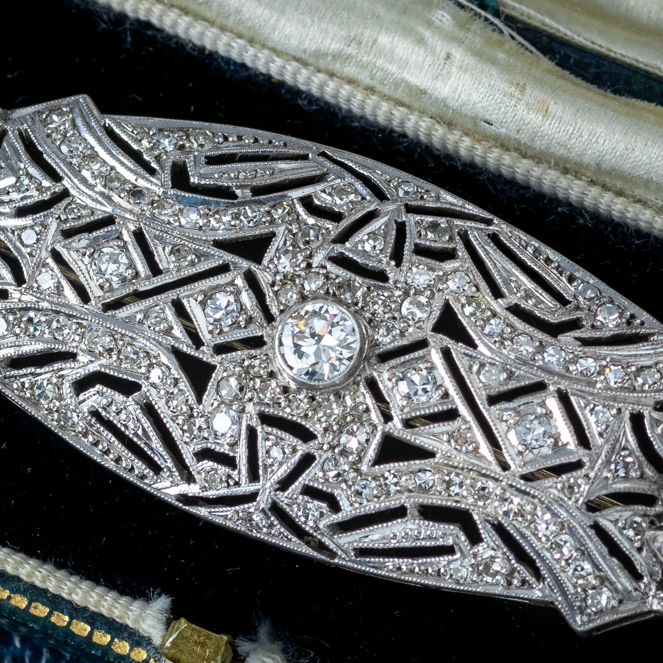 Antique Art Deco Diamond Brooch Platinum 1.9ct Total 