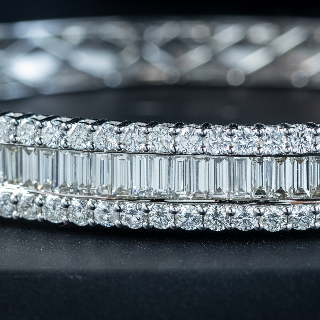 Art Deco Style Diamond Bangle 18ct Gold 8.60ct Total