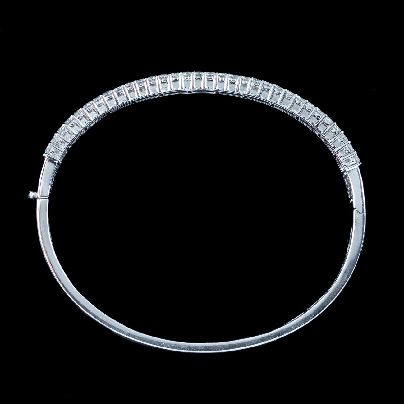 Art Deco Style Diamond Bangle 18ct Gold 8.60ct Total