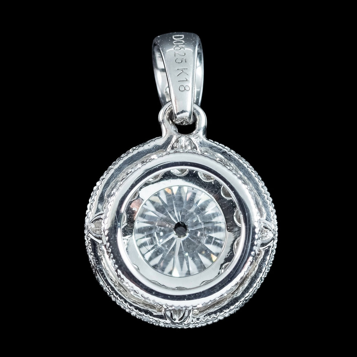 Art Deco Style Diamond Pendant 18ct Gold 1ct Lab Grown Centre