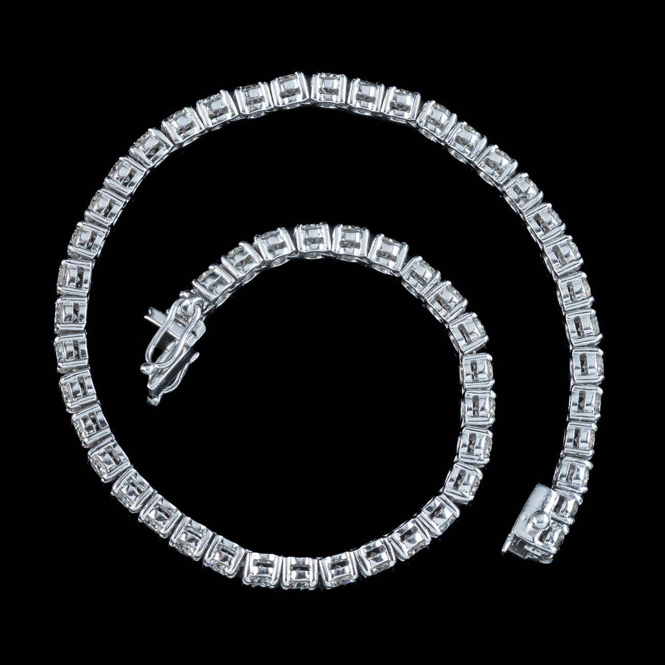 Art Deco Style Diamond Tennis Bracelet 18ct Gold 6.08ct Total