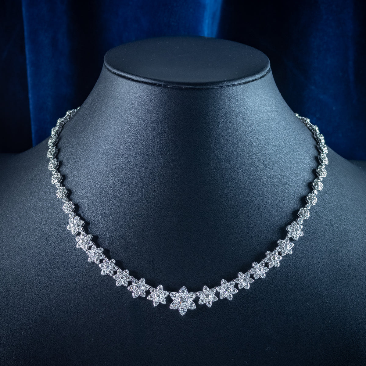 Edwardian Style Diamond Flower Riviere Necklace 18ct Gold 8ct Total