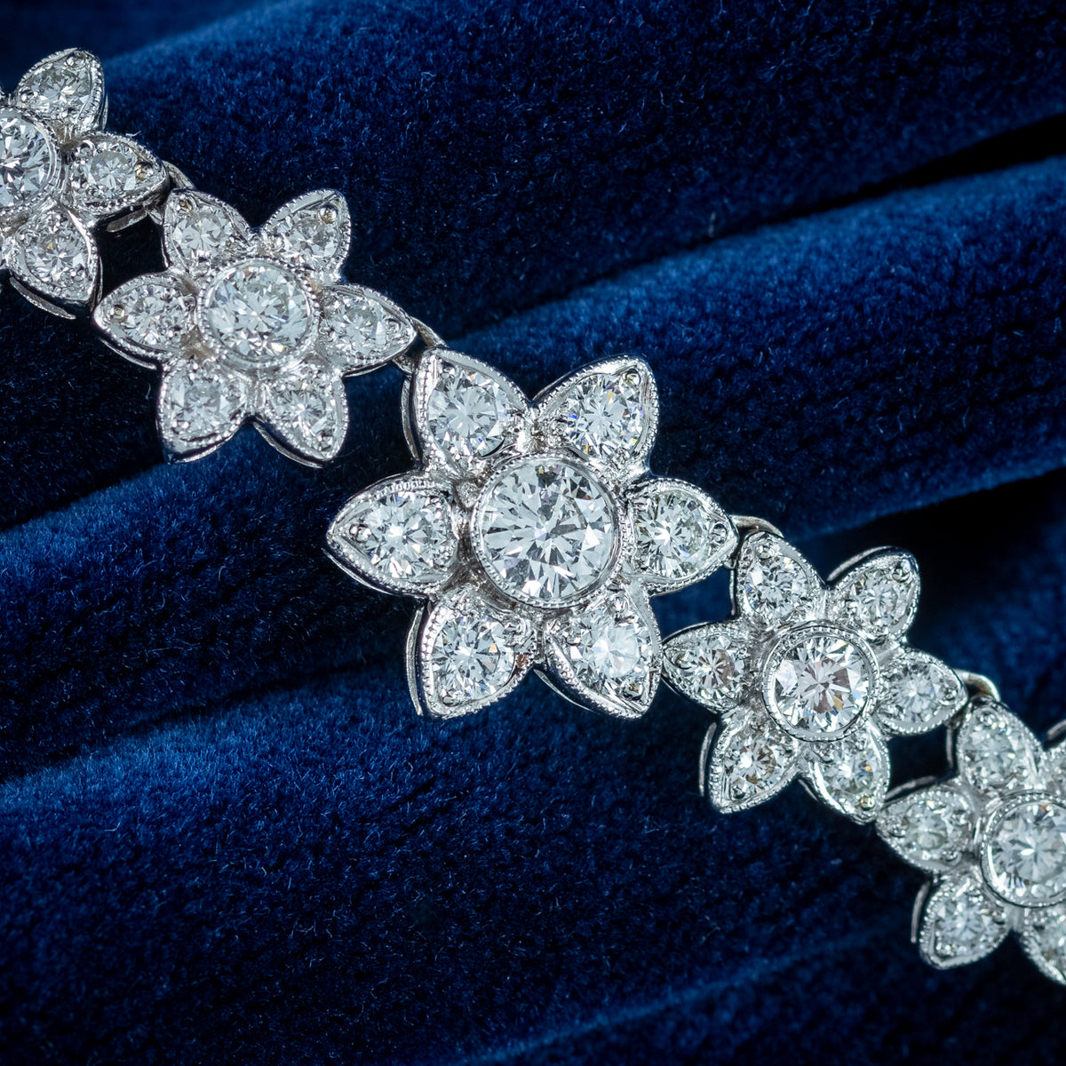 Edwardian Style Diamond Flower Riviere Necklace 18ct Gold 8ct Total