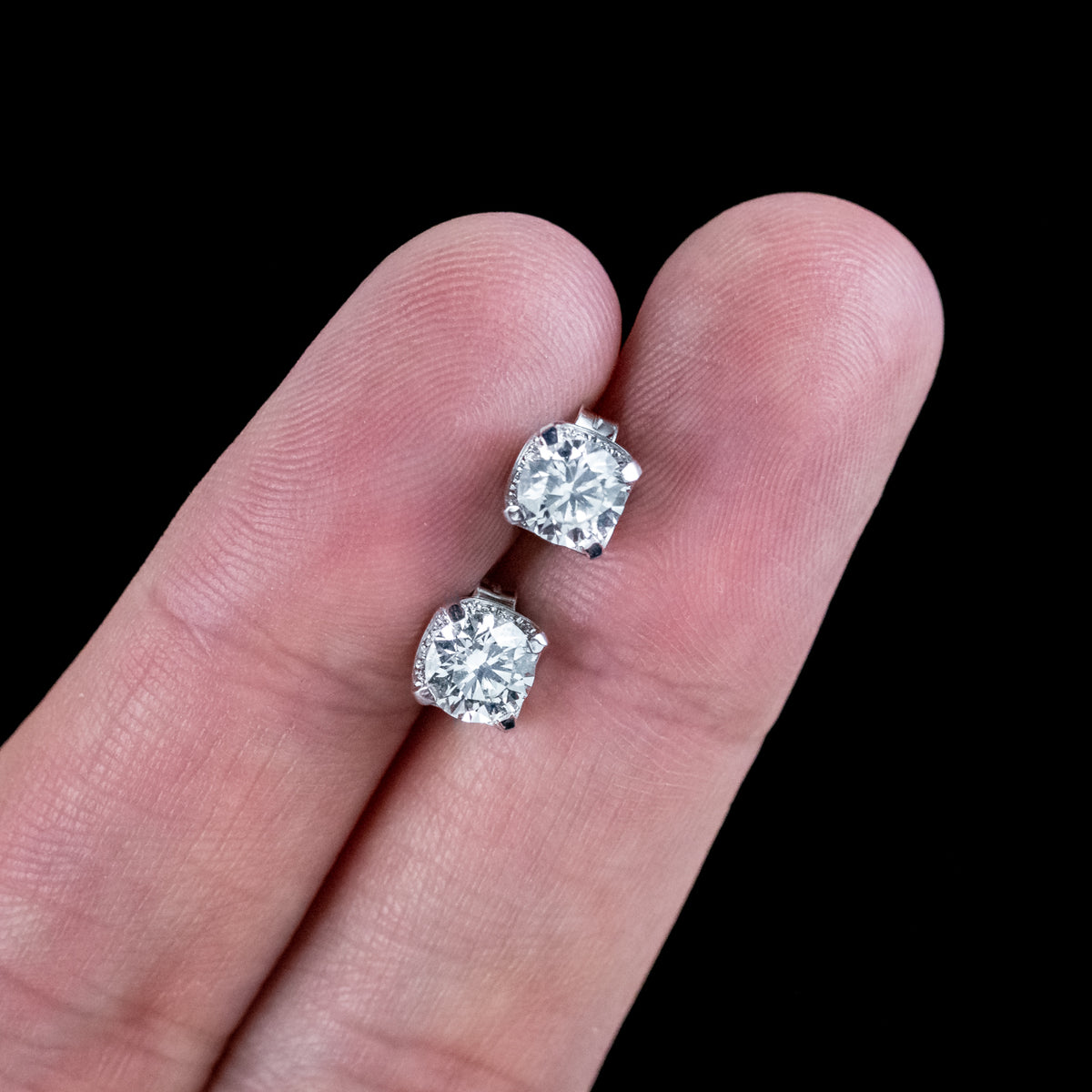 Edwardian Style Diamond Stud Earrings 18ct Gold 1.68ct Total