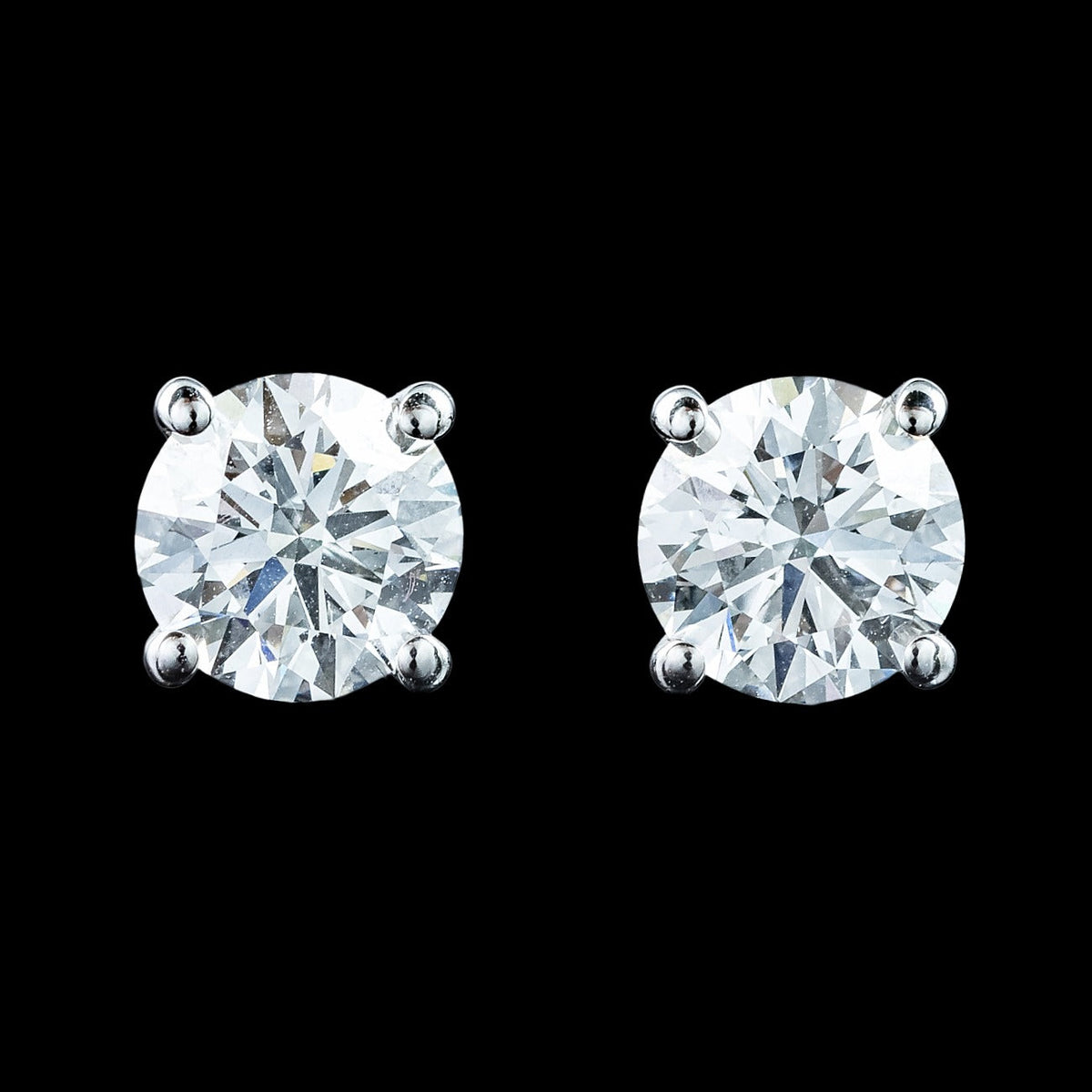 Lab Grown Diamond Stud Earrings 18ct Gold 2ct Total With Certs