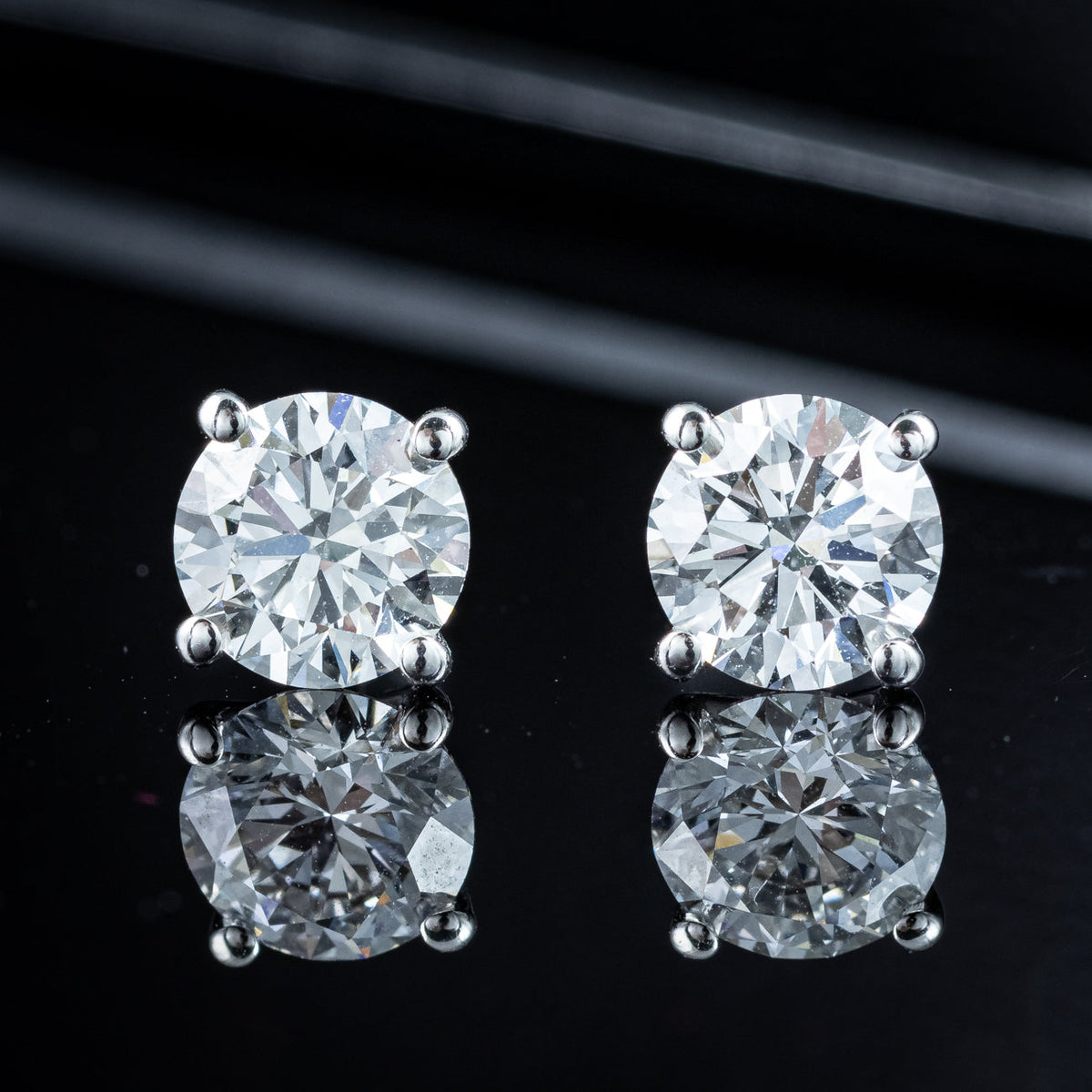Lab Grown Diamond Stud Earrings 18ct Gold 2ct Total With Certs