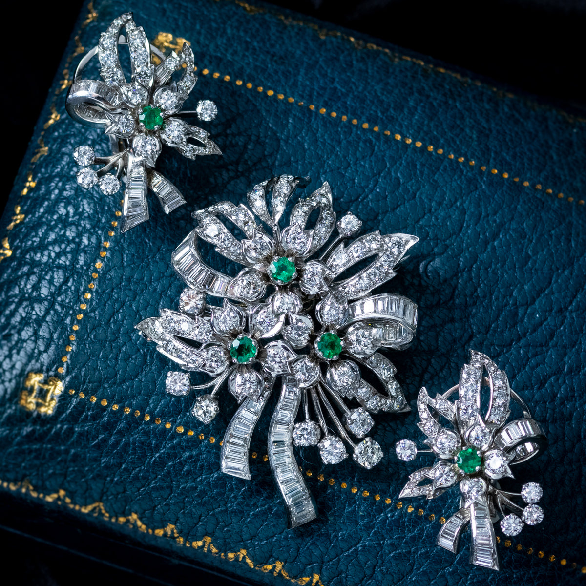 Vintage Spray Brooch And Earrings Suite Diamond Emerald Platinum With Box