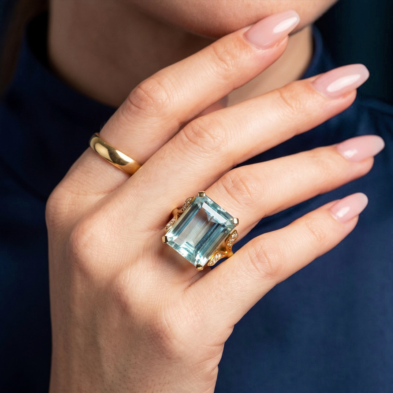 Vintage Aquamarine Diamond Cocktail Ring 17ct Aqua Secondary image