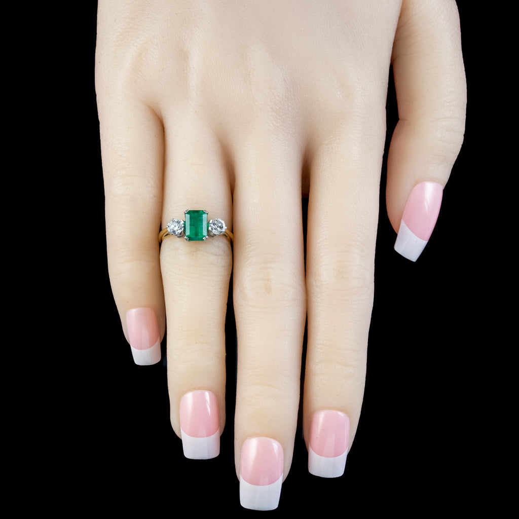 Vintage Emerald Diamond Trilogy Ring 1.5ct Emerald 