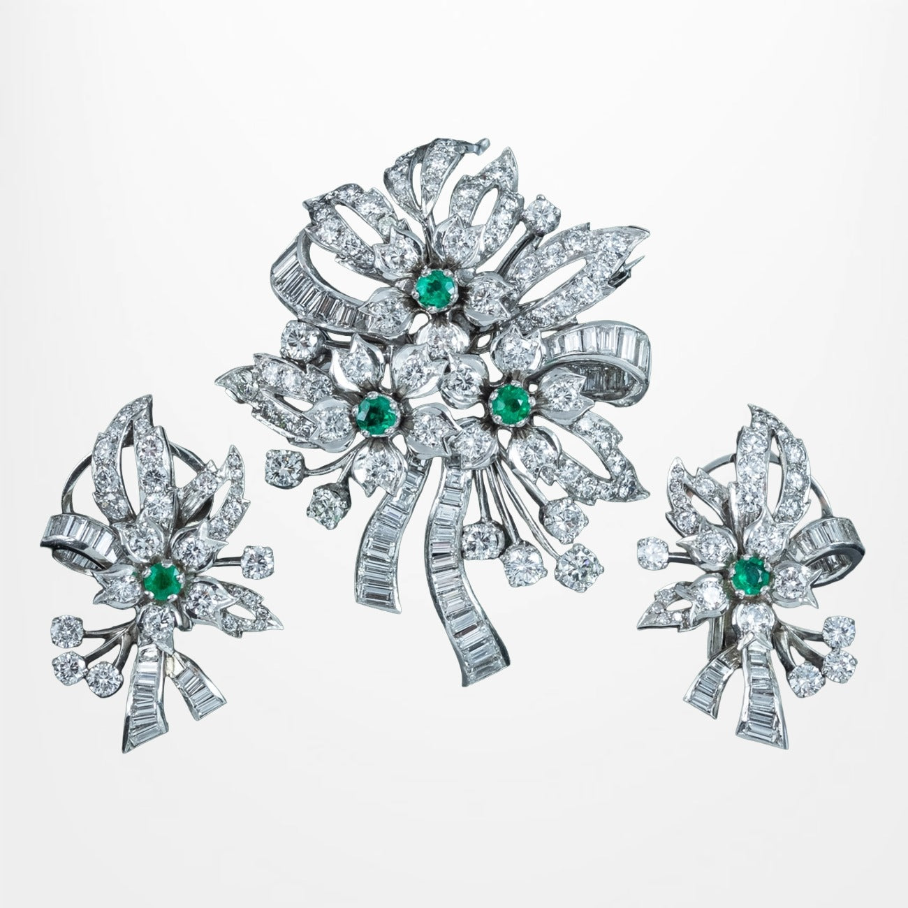 Vintage Spray Brooch And Earrings Suite Diamond Emerald Platinum With Box Main image