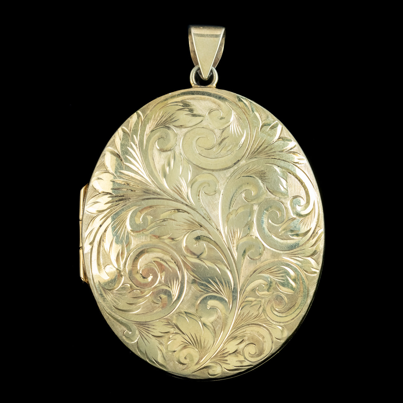 Vintage Engraved Locket 18Ct Gold On Silver Dated 1977 Silver Jubilee Secondary image