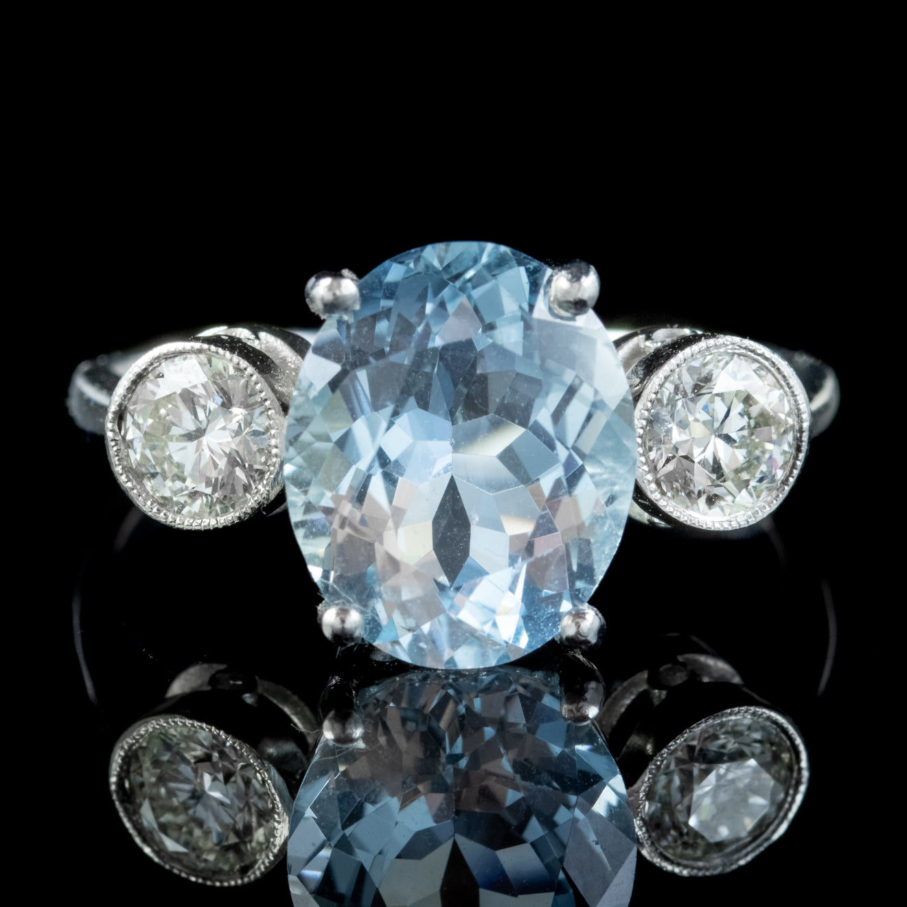 ANTIQUE EDWARDIAN AQUAMARINE TRILOGY RING PLATINUM 3.25CT AQUA CIRCA 1910 Secondary image