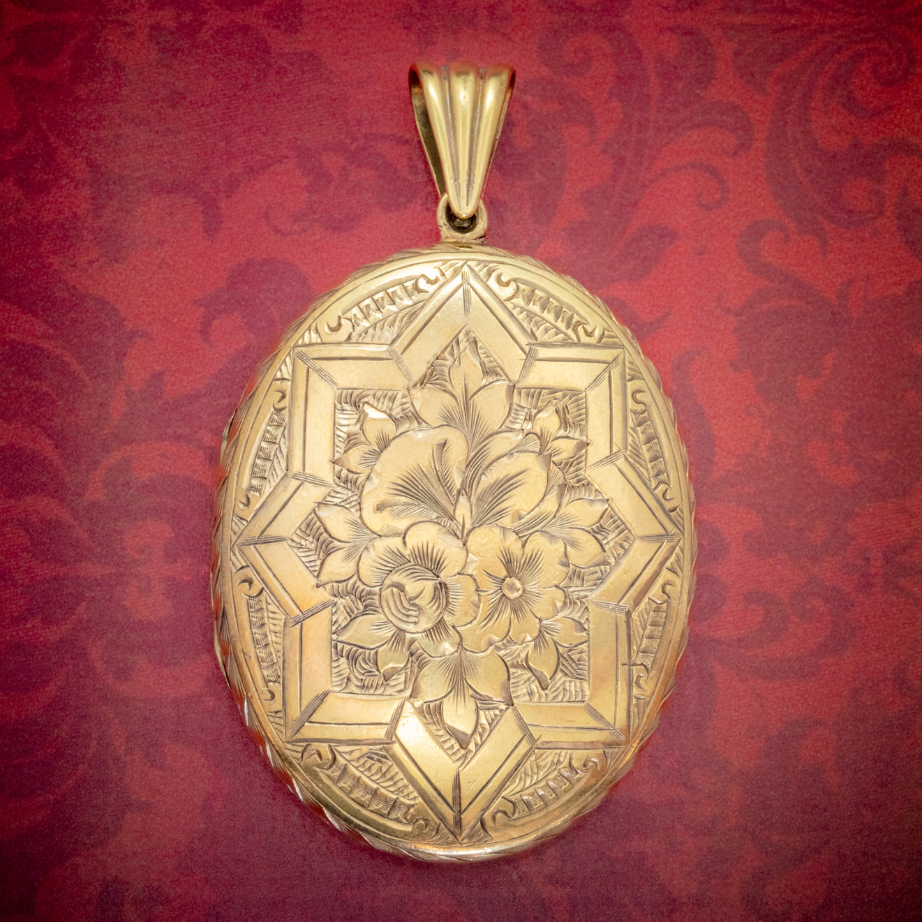 ANTIQUE VICTORIAN FLORAL LOCKET SILVER 18CT GOLD GILT CIRCA 1880 COVER Main image