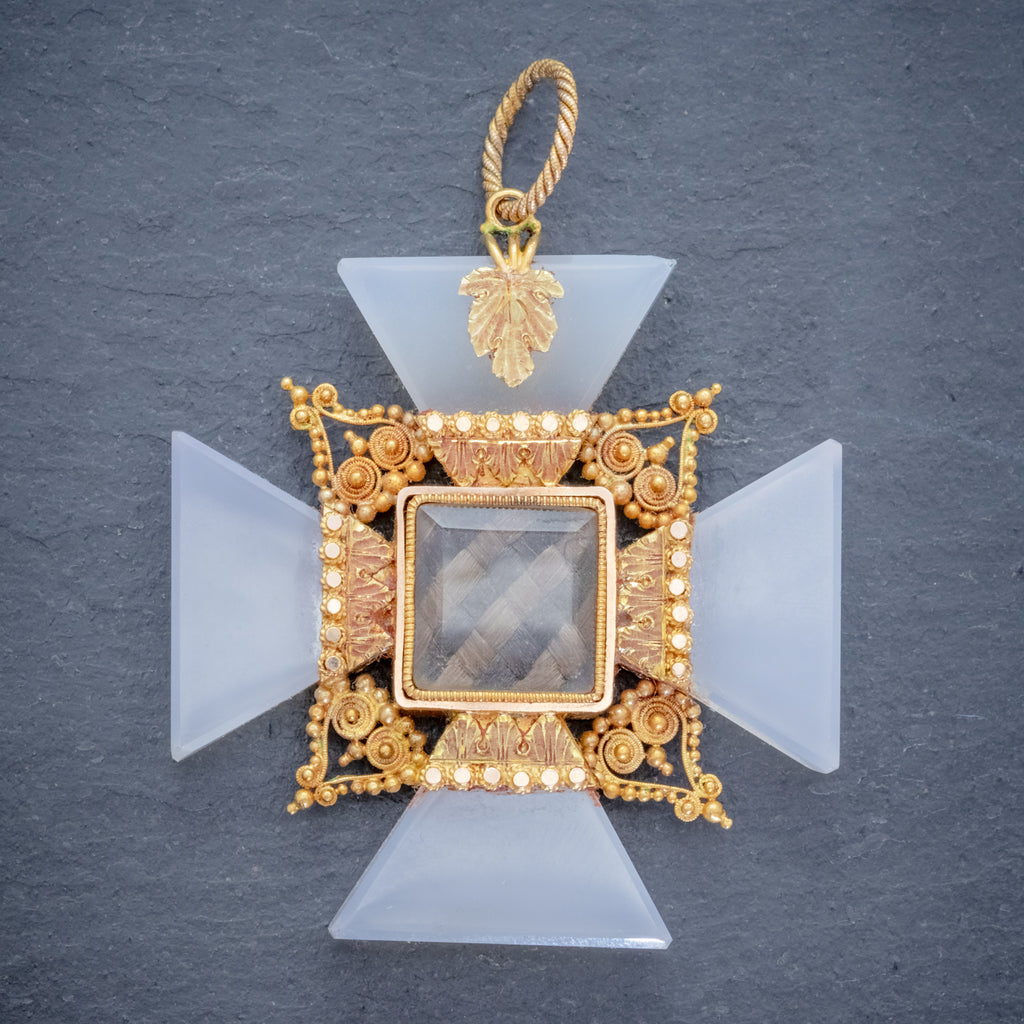 ANTIQUE VICTORIAN MOURNING CROSS PENDANT ETRUSCAN REVIVAL AGATE 18CT GOLD CIRCA 1850 FRONT