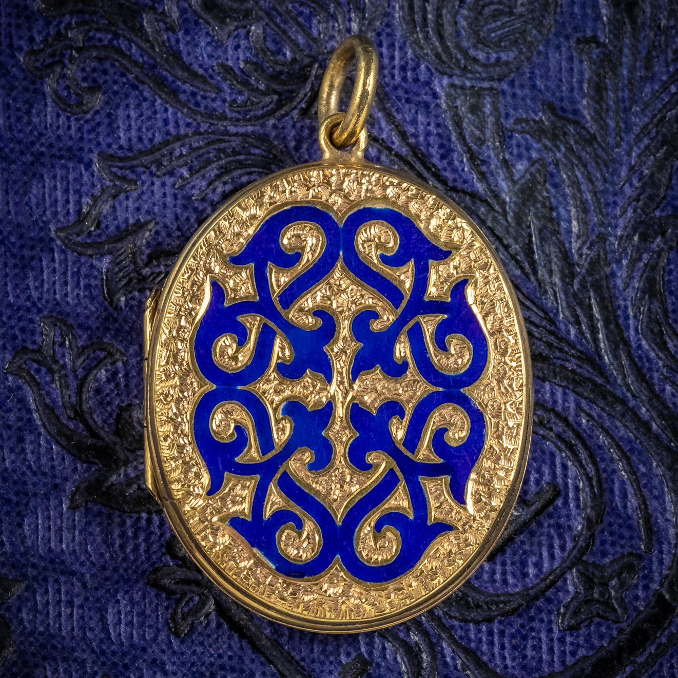 ANTIQUE VICTORIAN 18CT GOLD GILT BLUE ENAMEL LOCKET CIRCA 1880 COVER Main image