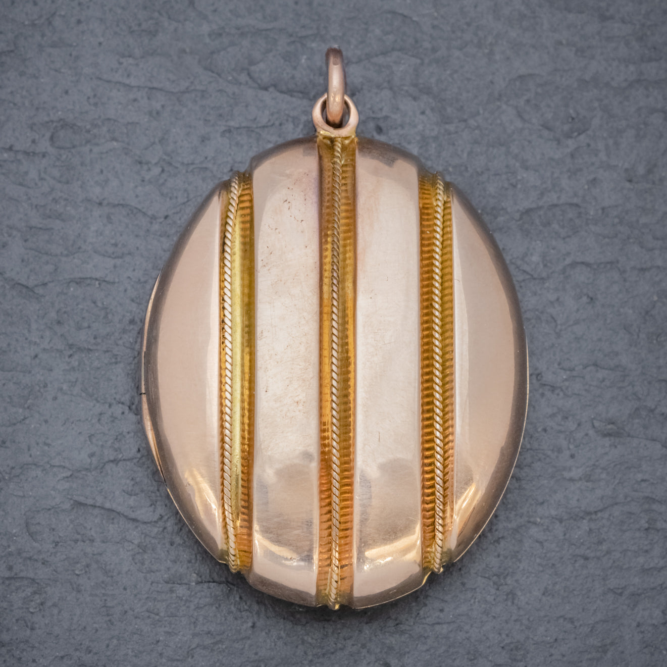 ANTIQUE VICTORIAN 18CT GOLD LOCKET MOURNING HAIR CIRCA 1860 Secondary image