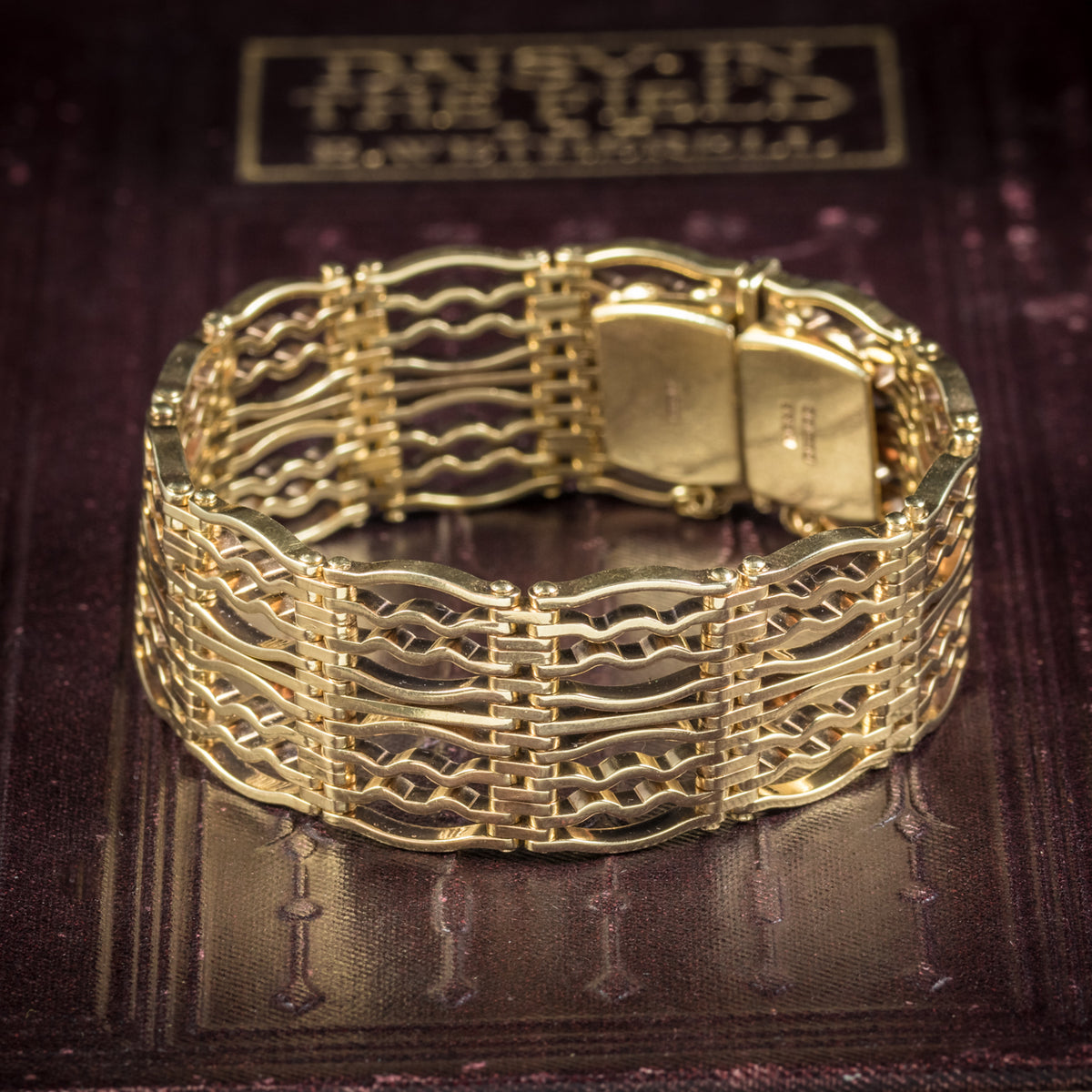 9ct Gold Bracelet Dated Birmingham 1964 Main image