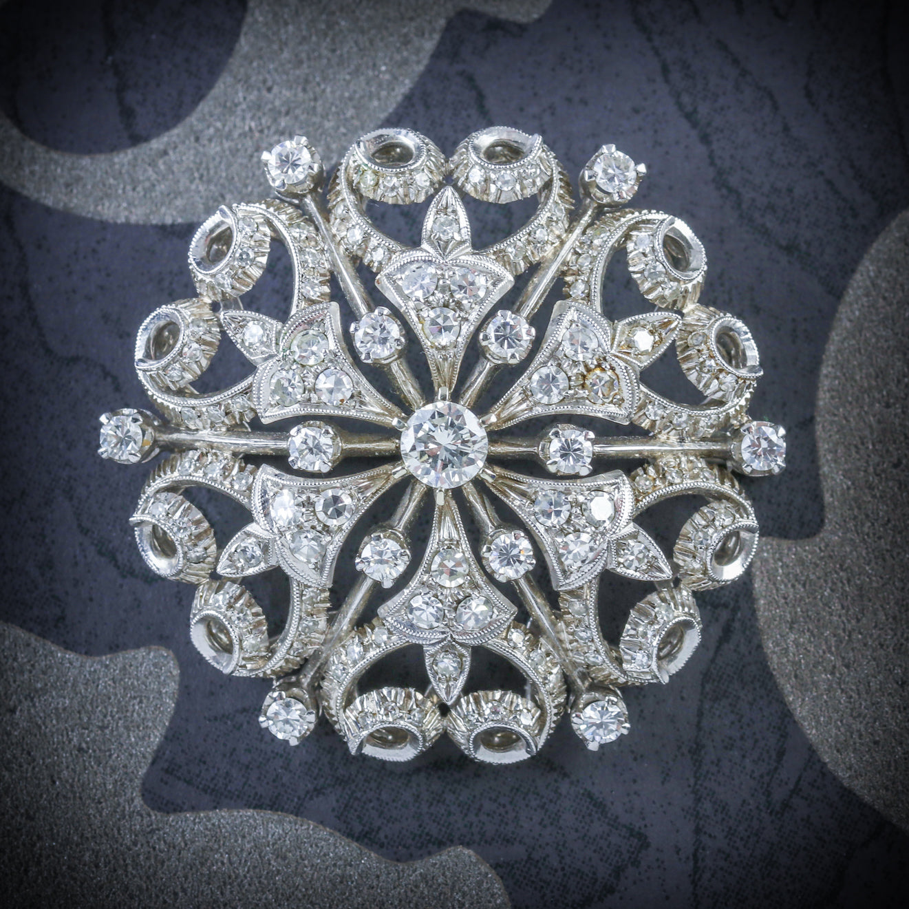 ANTIQUE VICTORIAN DIAMOND BROOCH 18CT WHITE GOLD CIRCA 1900 COVER Main image