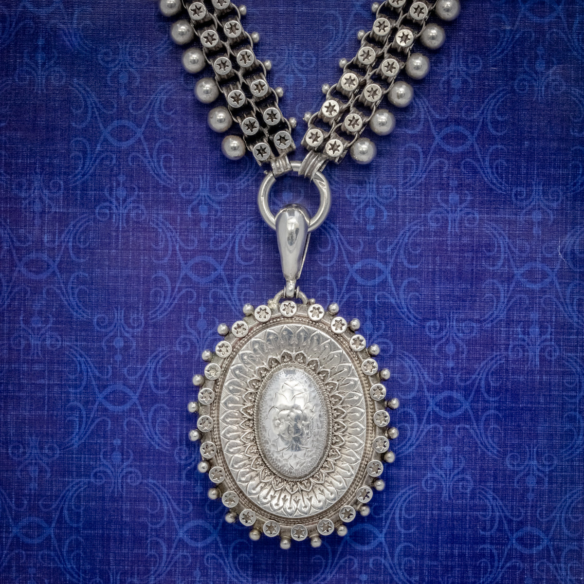 ANTIQUE VICTORIAN LOCKET COLLAR SILVER NECKLACE CIRCA 1880 COVER Main image