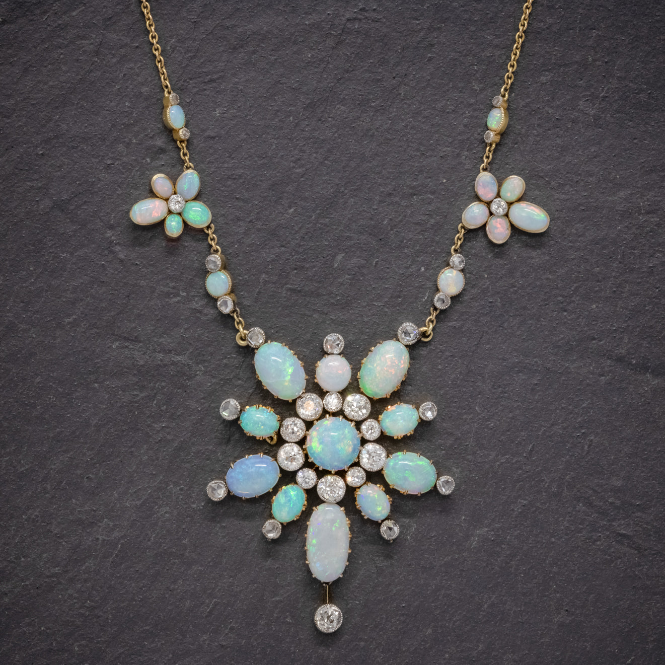 ANTIQUE VICTORIAN OPAL NECKLACE 20CT OPAL 18CT GOLD CIRCA 1900 Secondary image