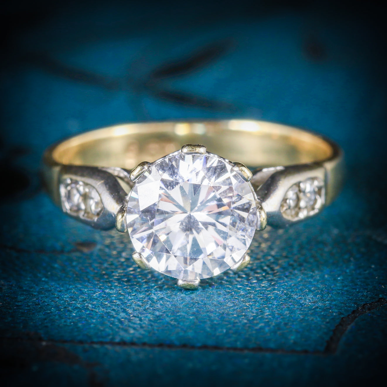 ANTIQUE VICTORIAN PASTE RING 9CT GOLD CIRCA 1900 COVER Main image