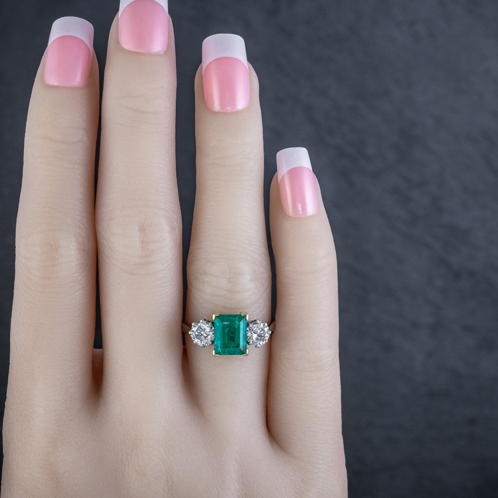 ART DECO COLOMBIAN EMERALD DIAMOND TRILOGY RING PLATINUM 18CT GOLD 2.55CT EMERALD WITH CERT HAND