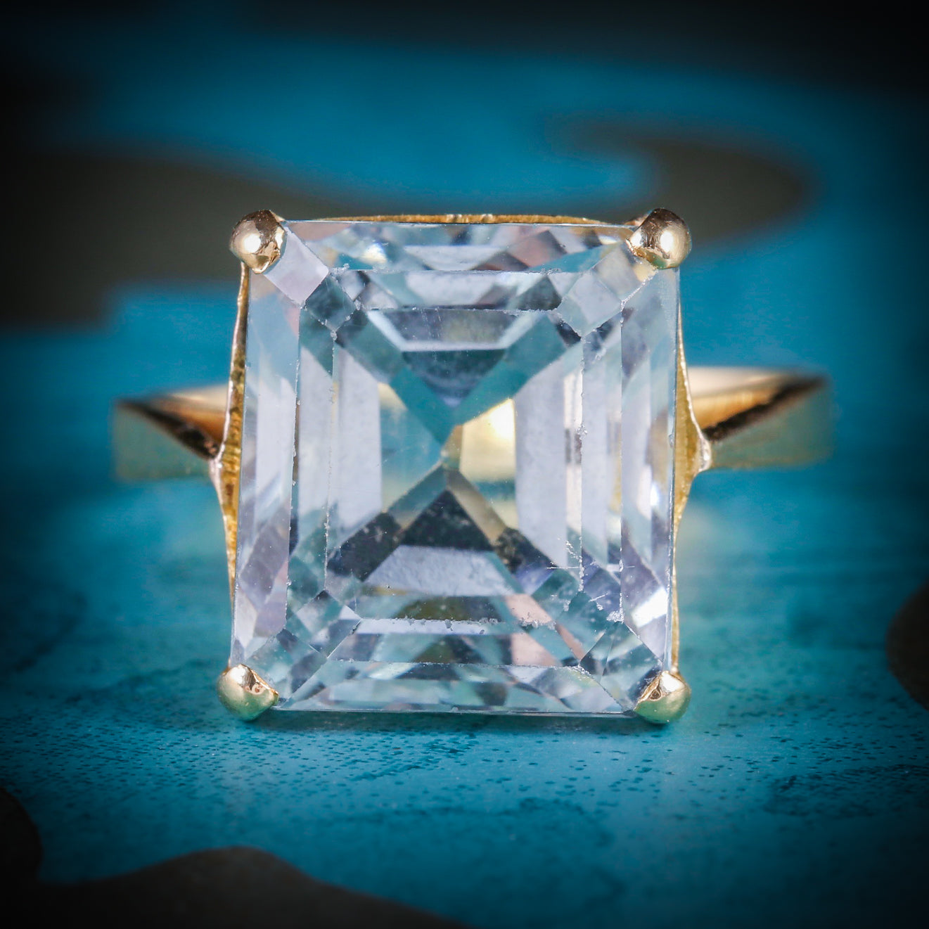 ART DECO AQUAMARINE RING 18CT GOLD 15CT AQUAMARINE COVER Main image