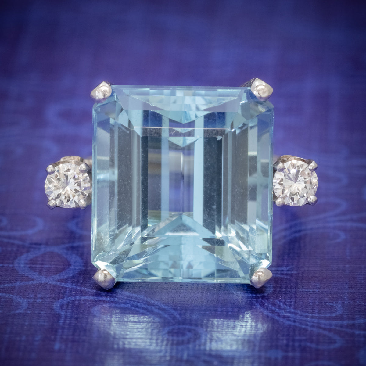 ART DECO AQUAMARINE RING 18CT WHITE GOLD 17.5CT AQUA CIRCA 1920 COVER Main image