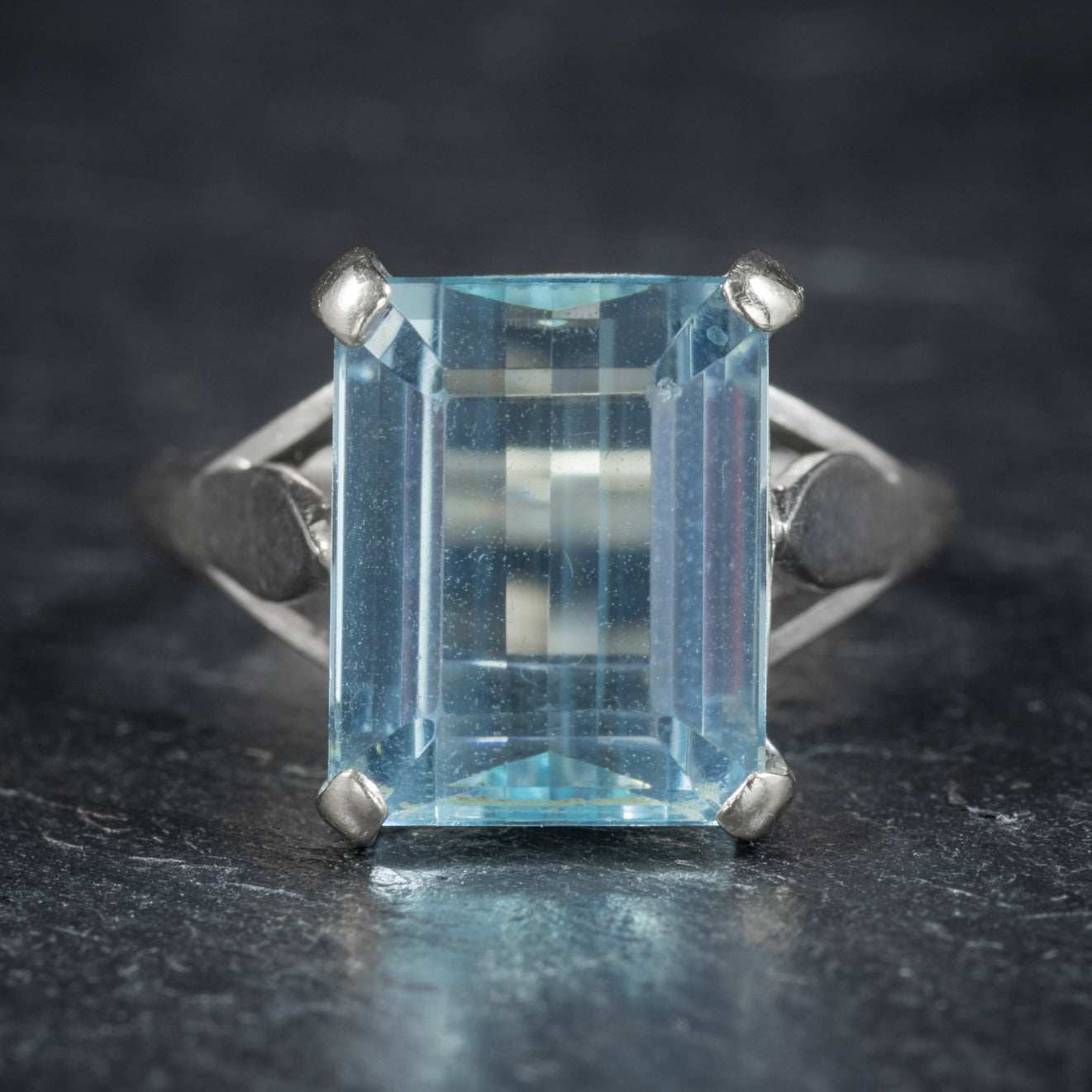 Art Deco Aquamarine Ring 18ct White Gold Circa 1930 Secondary image