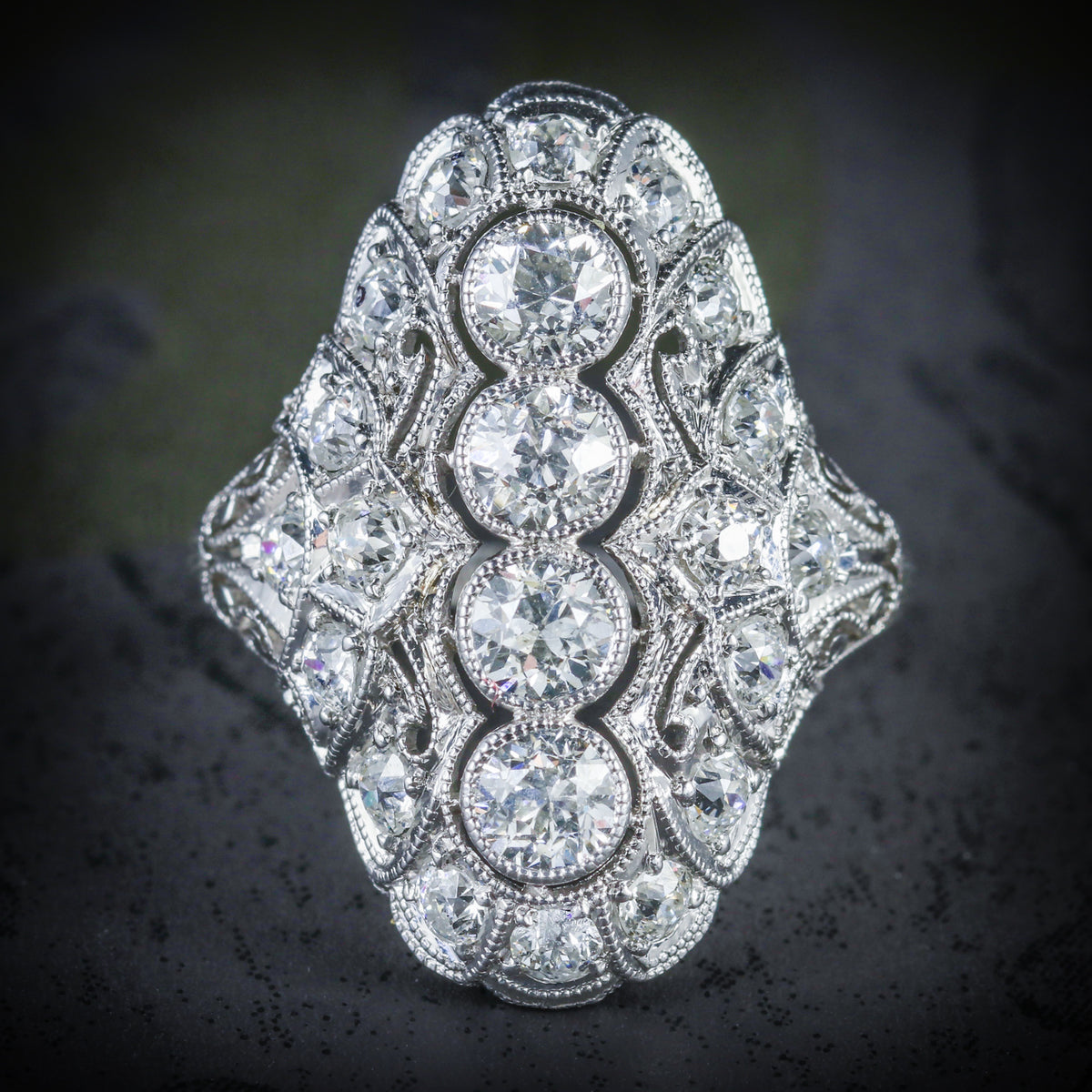 ART DECO DIAMOND RING PLATINUM CIRCA 1920 COVER Main image