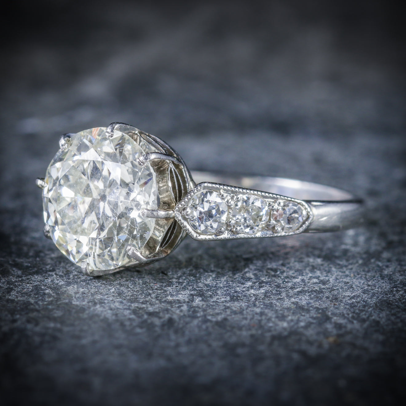 ART DECO DIAMOND SOLITAIRE RING PLATINUM ENGAGEMENT RING CIRCA 1920 SIDE
