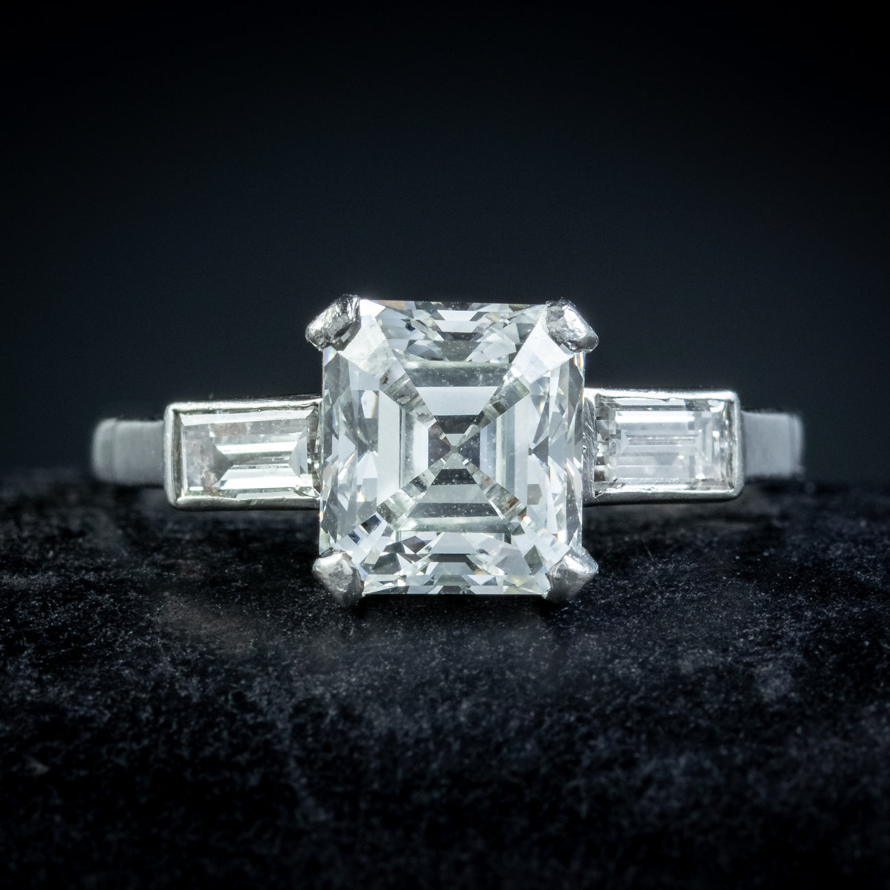 Antique Art Deco Asscher Cut Diamond Trilogy Ring 2.35ct Of Diamond With Cert