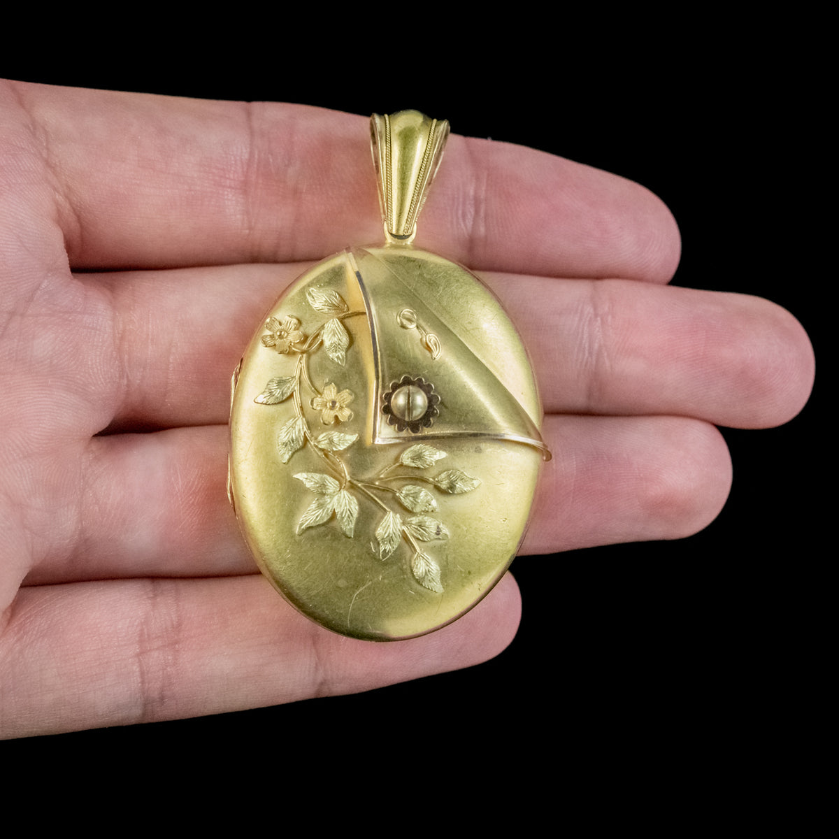 Antique Victorian 18ct Gold Floral Locket Circa 1880