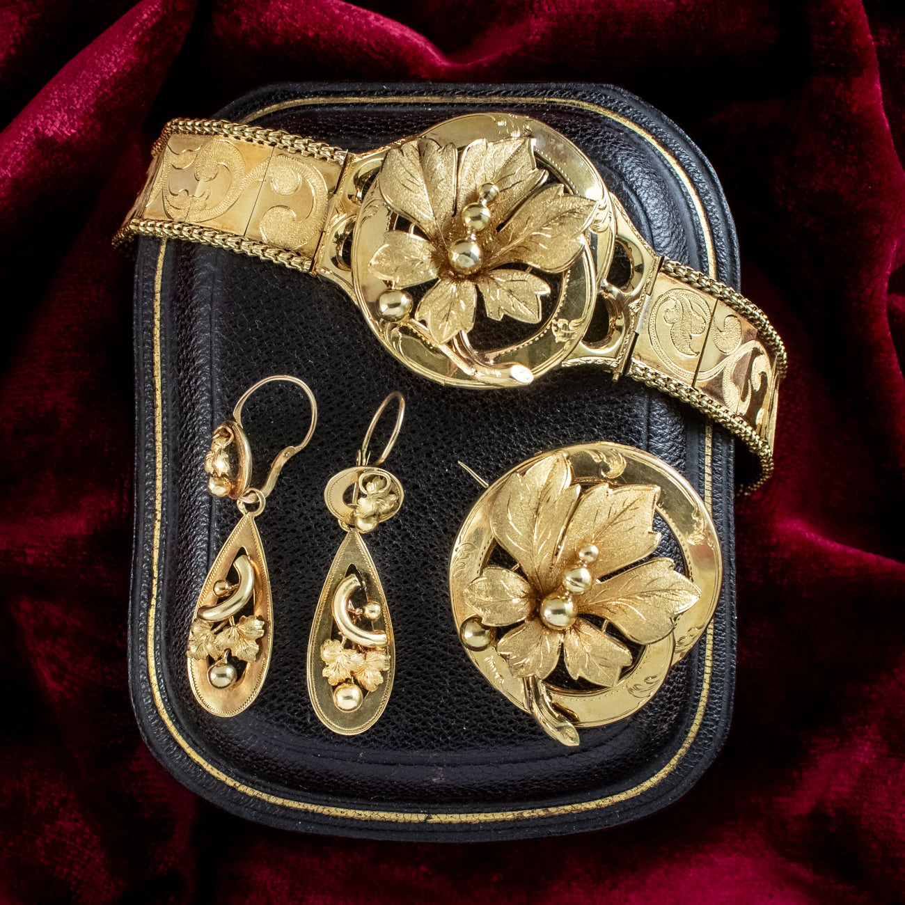 Antique Victorian French 18ct Gold Bracelet Earrings Brooch Suite With Box 