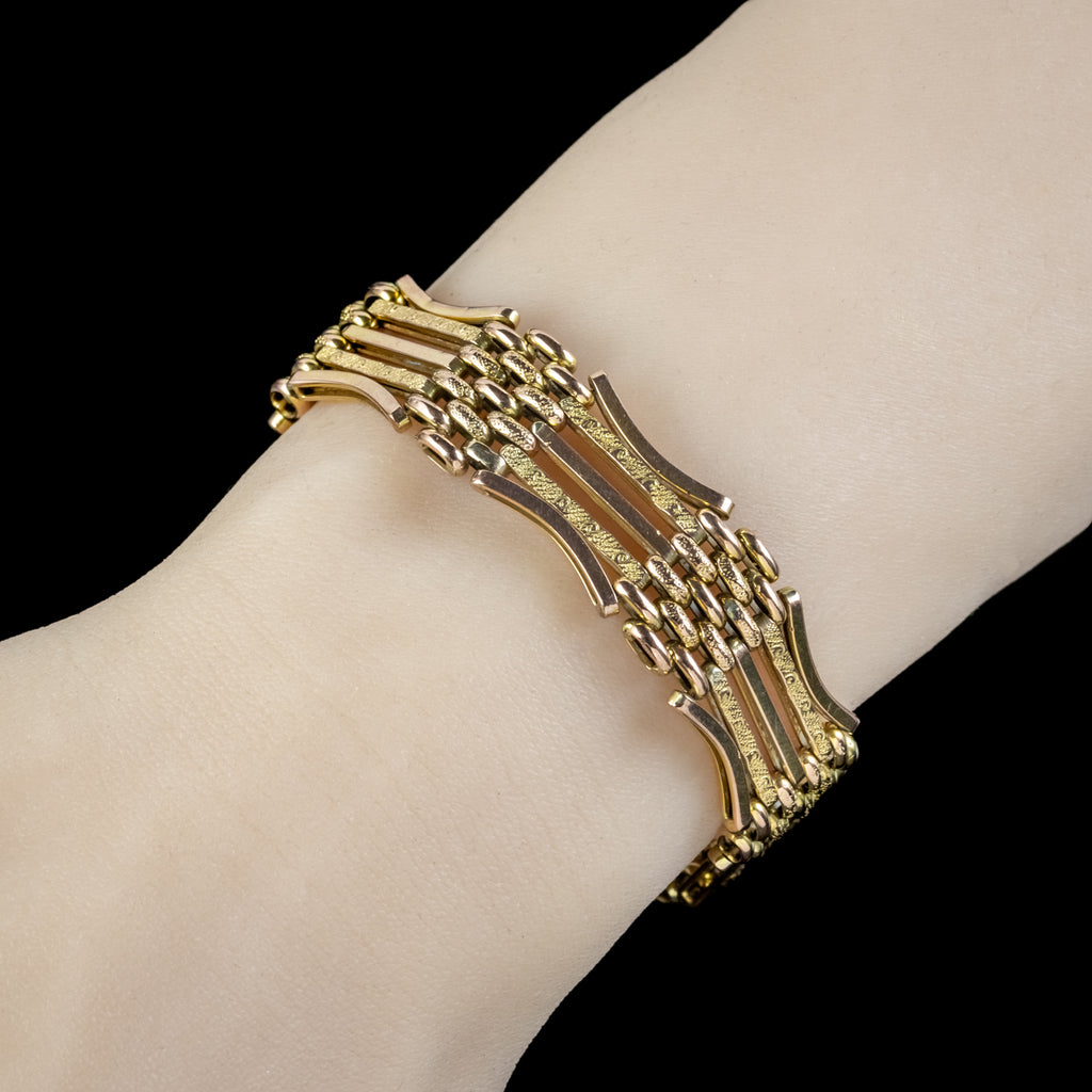 ANTIQUE VICTORIAN GATE BRACELET 9CT GOLD HEART PADLOCK CIRCA 1900