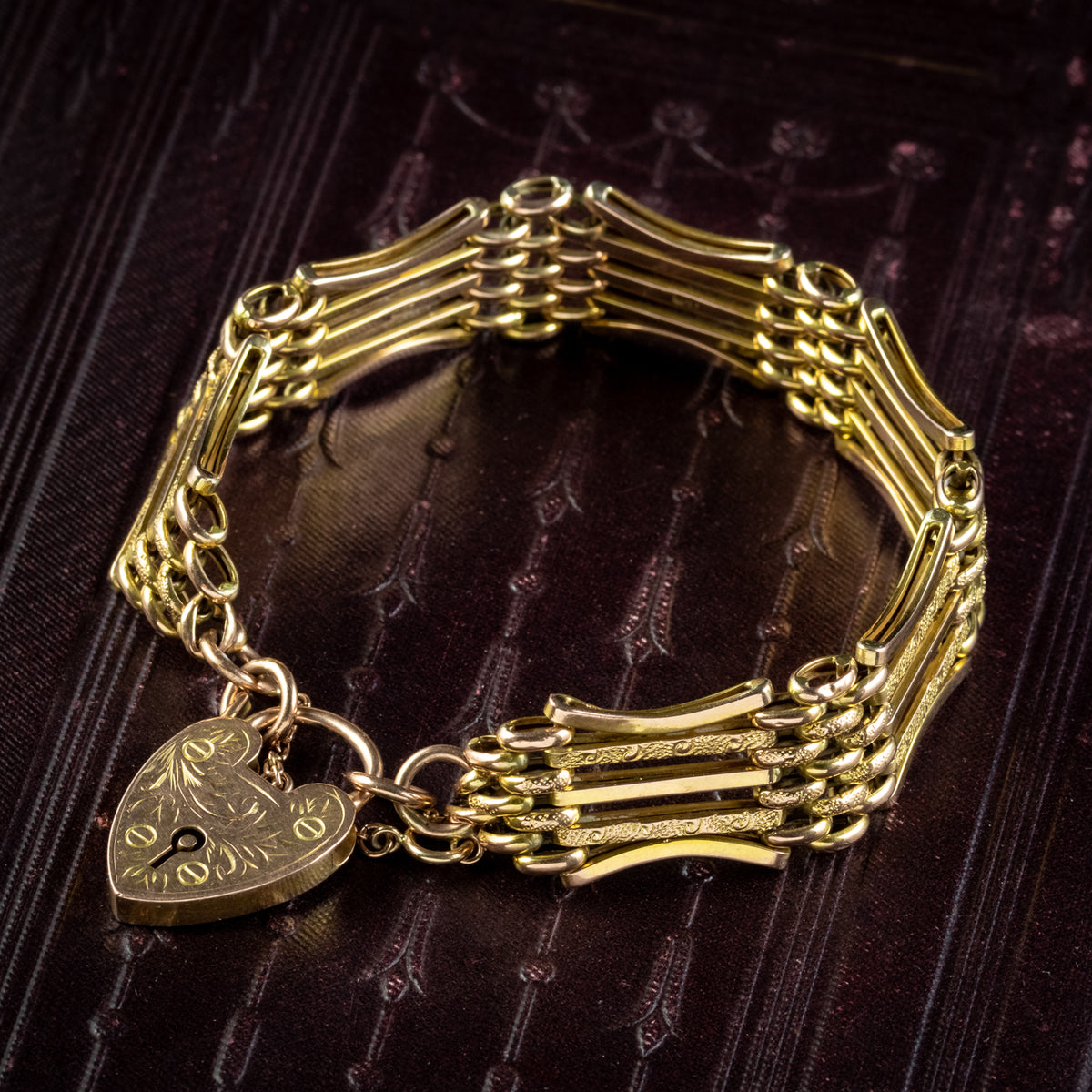 ANTIQUE VICTORIAN GATE BRACELET 9CT GOLD HEART PADLOCK CIRCA 1900
