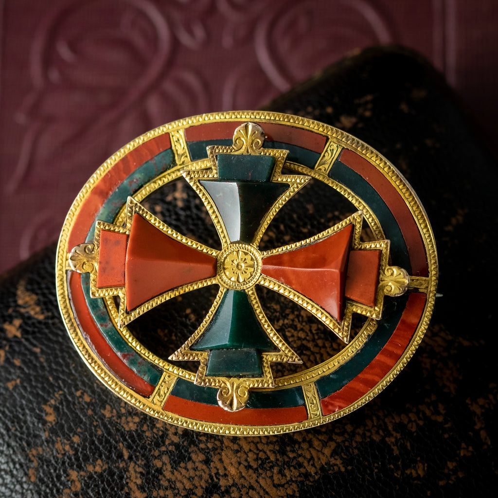 Antique Victorian Scottish Jasper Carnelian Brooch 18ct Gold 