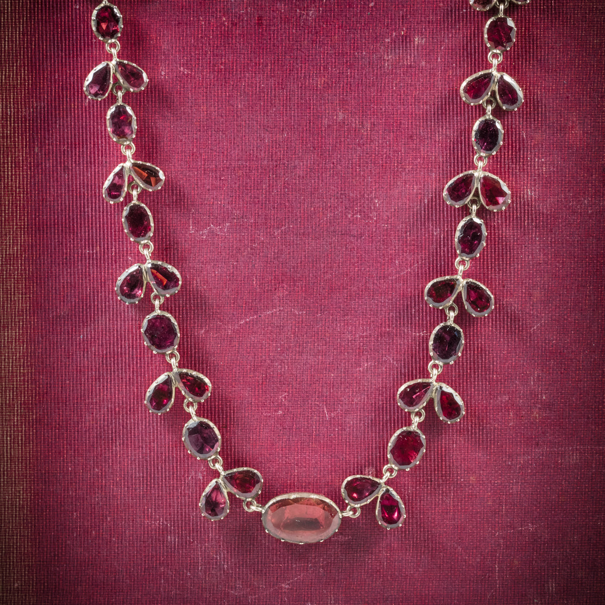 Antique Georgian 18ct Gold Flat Cut Garnet Riviere Necklace Circa 1790Antique Georgian 18ct Gold Flat Cut Garnet Riviere Necklace Circa 1790 cover Main image