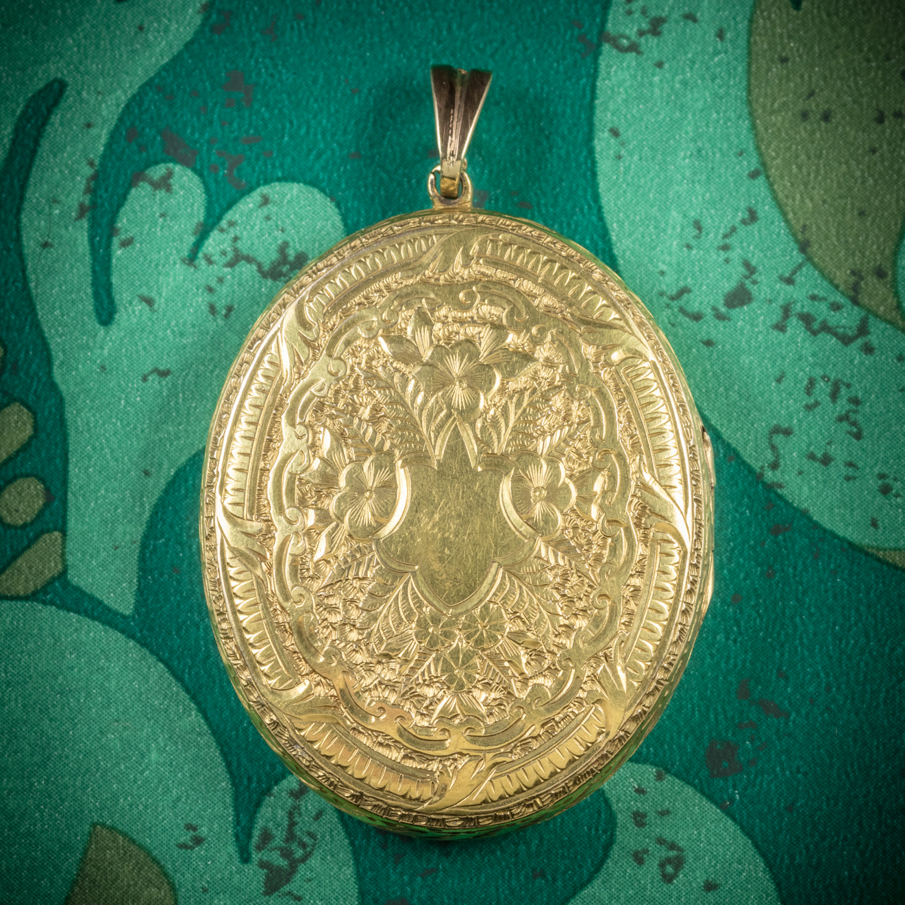 Antique Victorian 9ct Gold Locket Circa 1900 cover Main image
