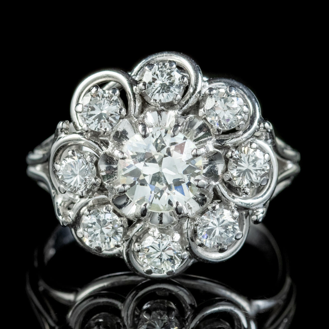 Art Deco French Diamond Cluster Ring 1.85Ct Of Diamond Circa 1920 Secondary image