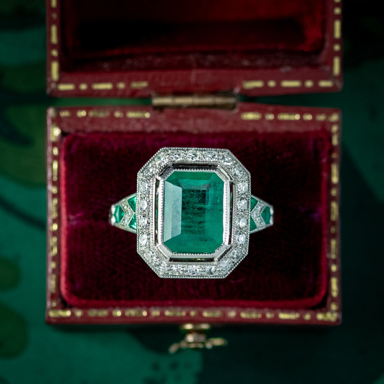 Art Deco Style Emerald Diamond Ring 2.25ct Of Emerald