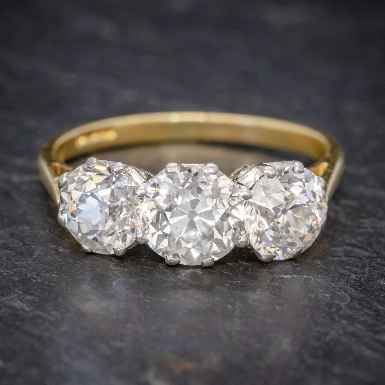 DIAMOND TRILOGY RING 18CT GOLD 3.17CT OF DIAMOND FULL CERT Secondary image