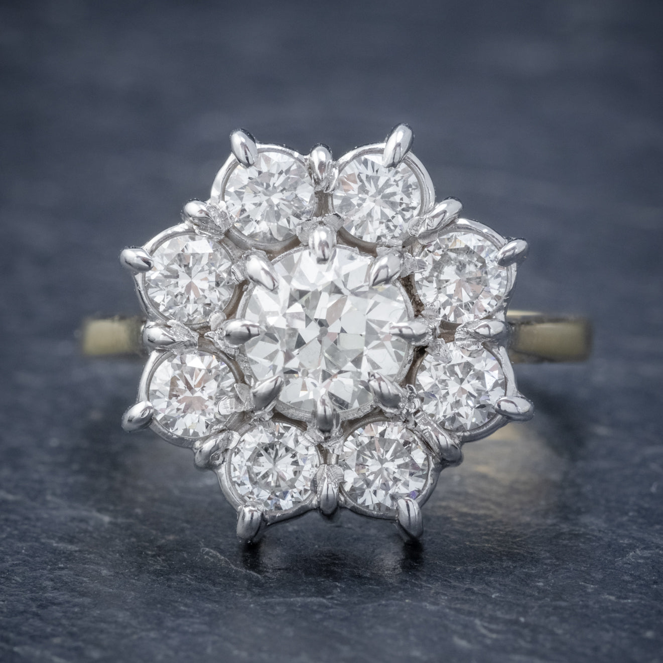 VINTAGE DIAMOND CLUSTER DAISY RING 18CT GOLD 2.80CT OF DIAMOND Secondary image