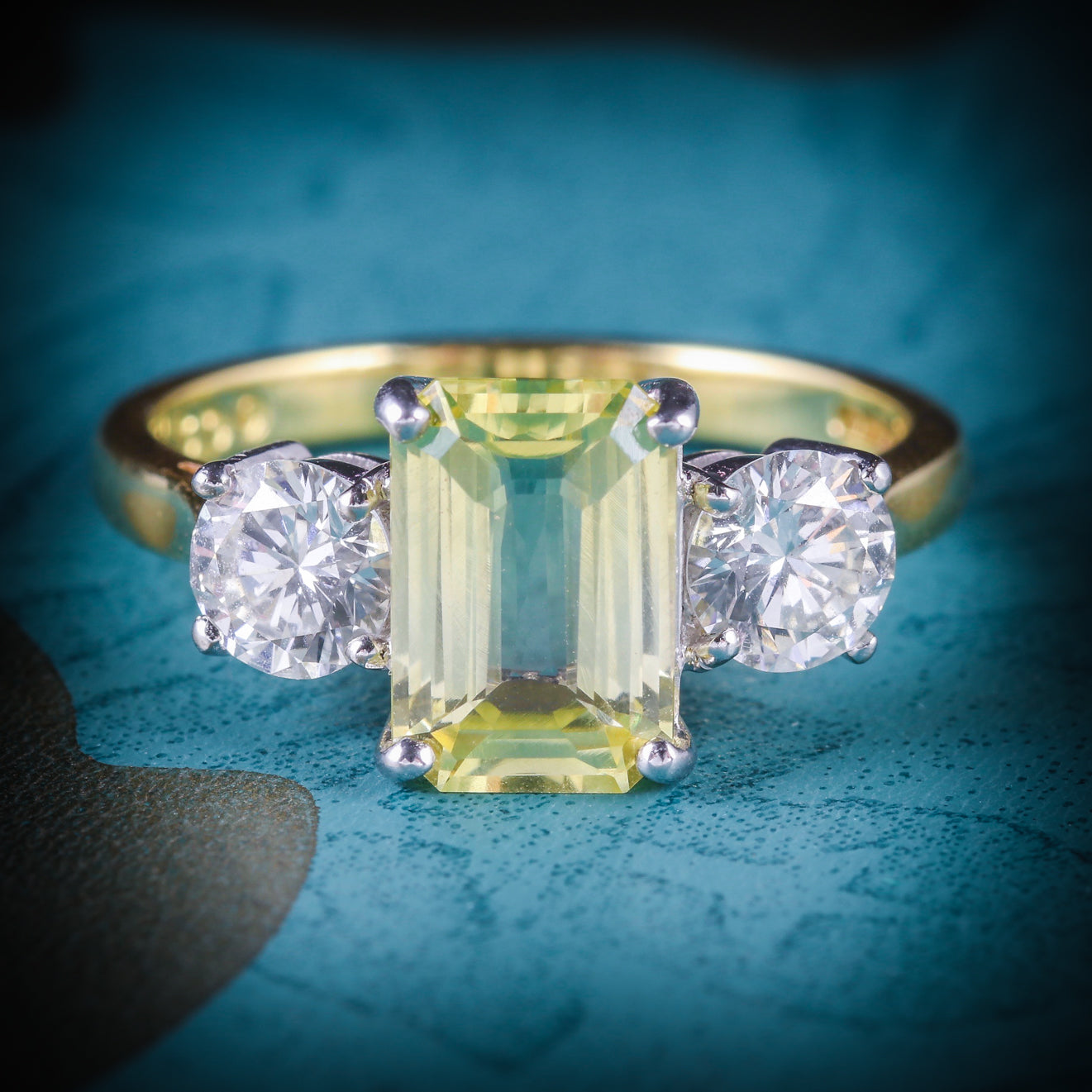 YELLOW SAPPHIRE DIAMOND RING 18CT GOLD EMERALD CUT SAPPHIRE COVER Main image